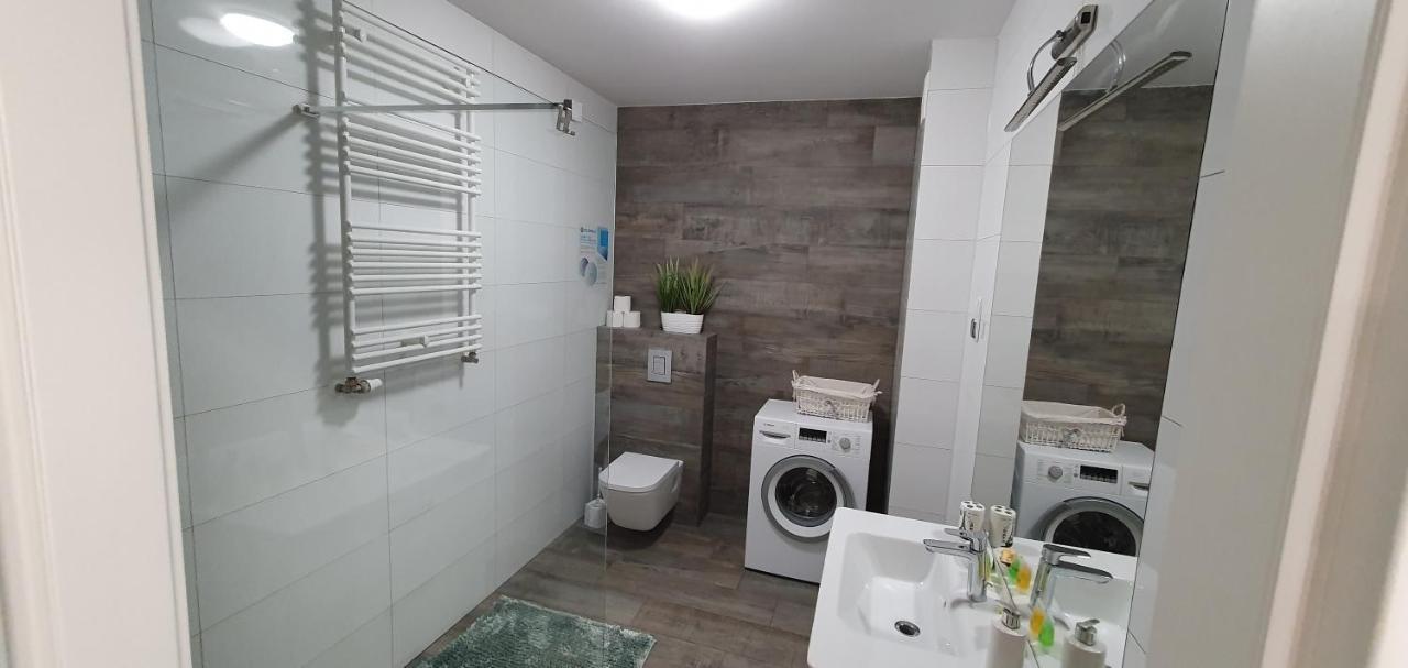 Apartament Z Basenem Laura Polanki Park Apartman Kołobrzeg Kültér fotó