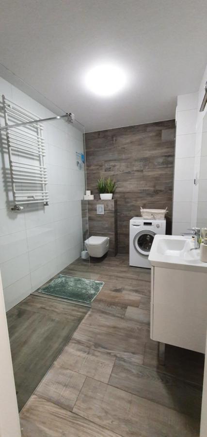 Apartament Z Basenem Laura Polanki Park Apartman Kołobrzeg Kültér fotó