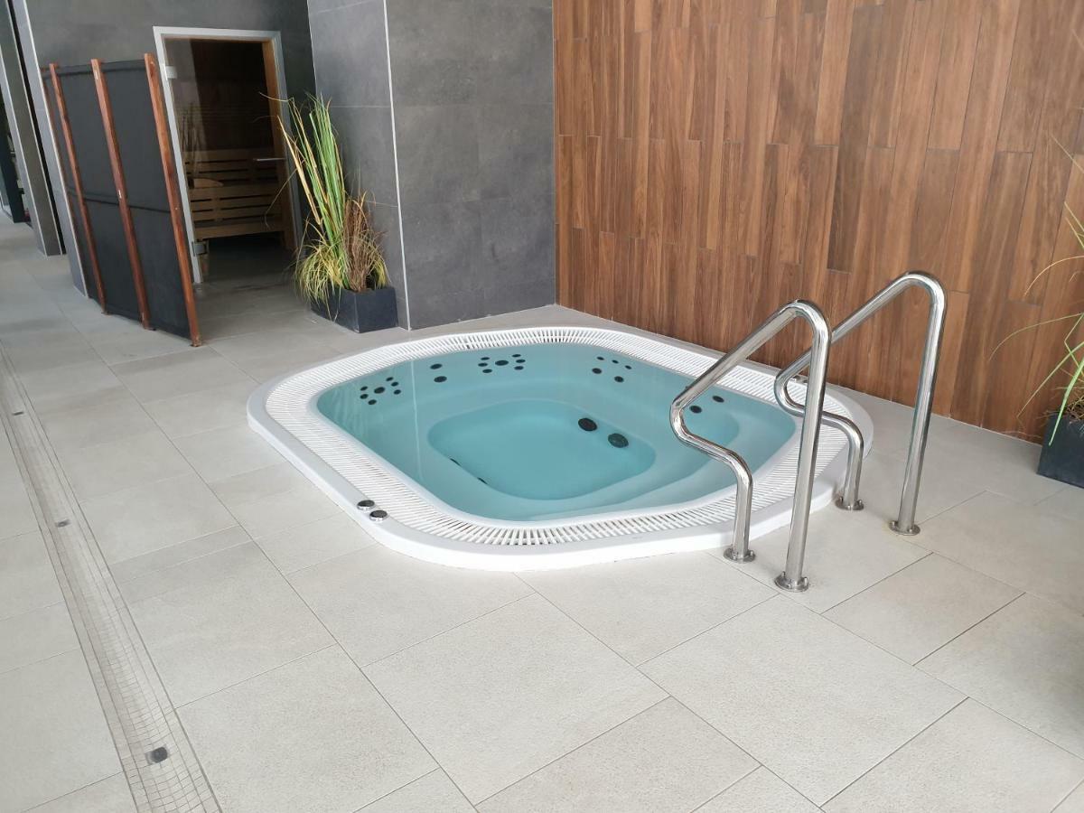 Apartament Z Basenem Laura Polanki Park Apartman Kołobrzeg Kültér fotó